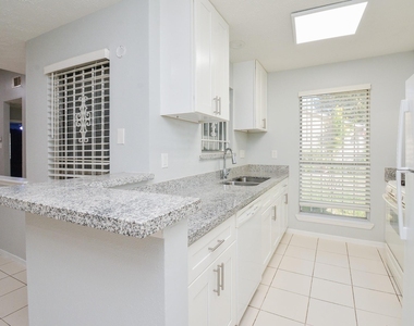 16518 Monte Carlo Lane - Photo Thumbnail 15