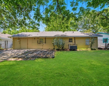 3025 Vance Avenue - Photo Thumbnail 12