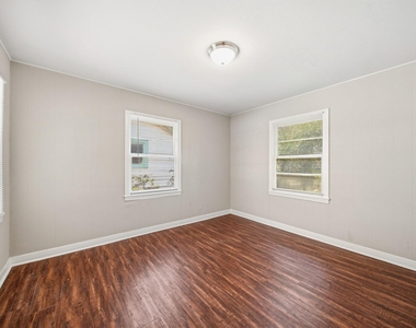 3025 Vance Avenue - Photo Thumbnail 8