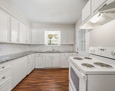 3025 Vance Avenue - Photo Thumbnail 6