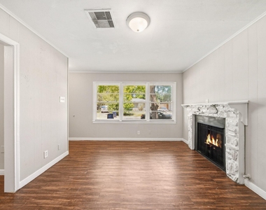 3025 Vance Avenue - Photo Thumbnail 3