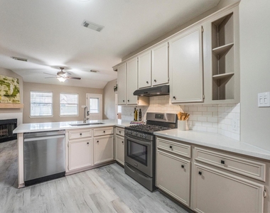 7115 Nickaburr Creek Drive - Photo Thumbnail 7