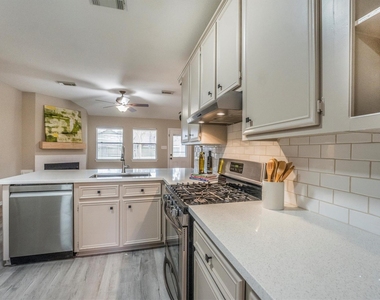 7115 Nickaburr Creek Drive - Photo Thumbnail 9