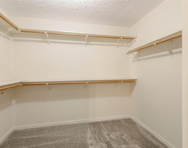 138 Summer Place - Photo Thumbnail 15