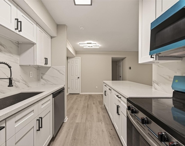 1860 White Oak Drive - Photo Thumbnail 15