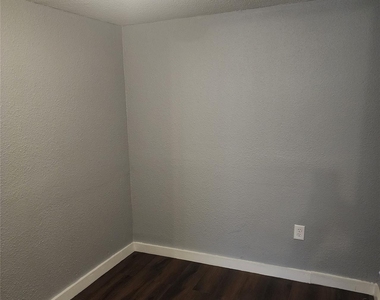 211 Avenue B - Photo Thumbnail 2