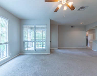 6607 Lake Woodlands Drive - Photo Thumbnail 15