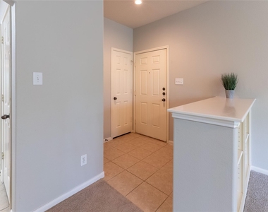 6607 Lake Woodlands Drive - Photo Thumbnail 4