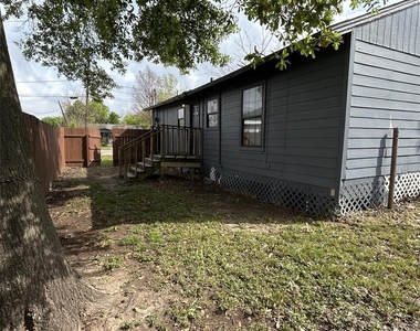 301 W Austin Avenue - Photo Thumbnail 7