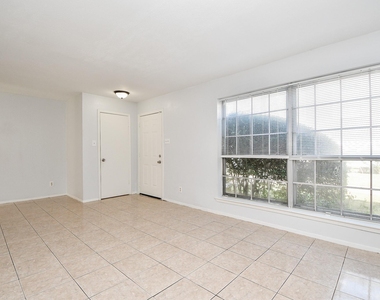 4206 Belle Park Drive - Photo Thumbnail 5