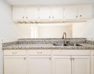 4206 Belle Park Drive - Photo Thumbnail 11