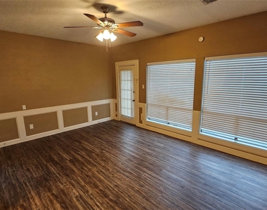 14734 Treborway Drive - Photo Thumbnail 11