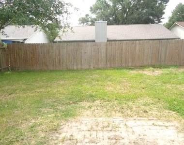 810 Oak West Drive - Photo Thumbnail 34