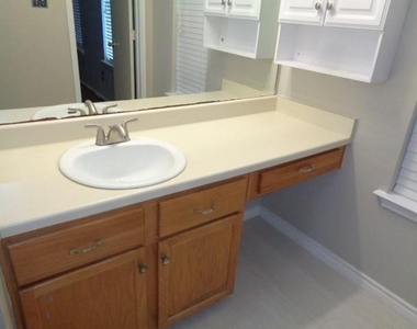 810 Oak West Drive - Photo Thumbnail 26