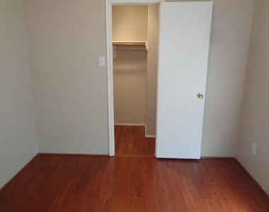 810 Oak West Drive - Photo Thumbnail 18