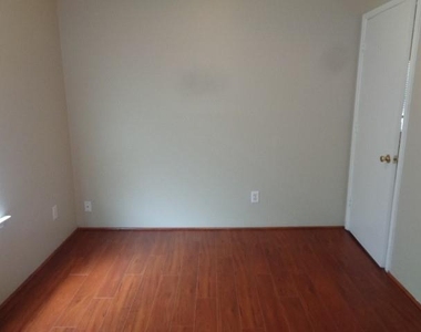 810 Oak West Drive - Photo Thumbnail 20