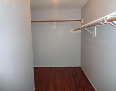 810 Oak West Drive - Photo Thumbnail 29