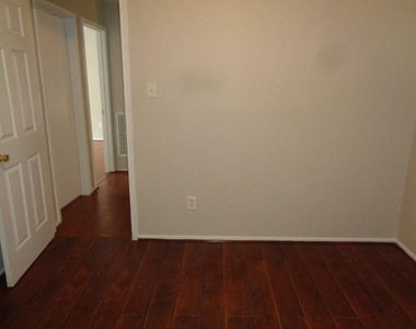 810 Oak West Drive - Photo Thumbnail 18