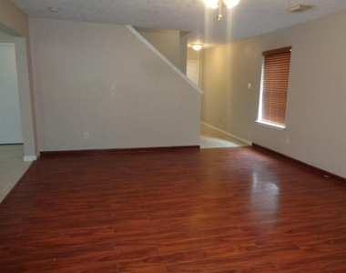 810 Oak West Drive - Photo Thumbnail 6
