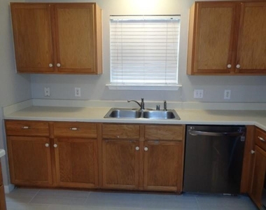 810 Oak West Drive - Photo Thumbnail 8
