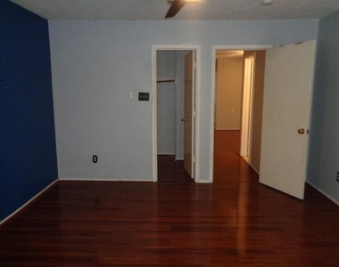 810 Oak West Drive - Photo Thumbnail 24