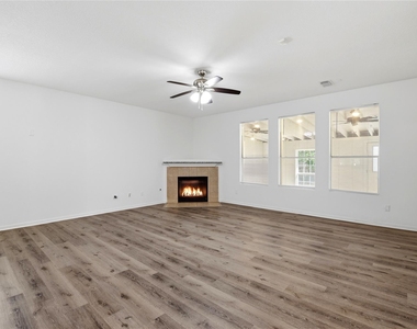 18427 Grove Brook Lane - Photo Thumbnail 9