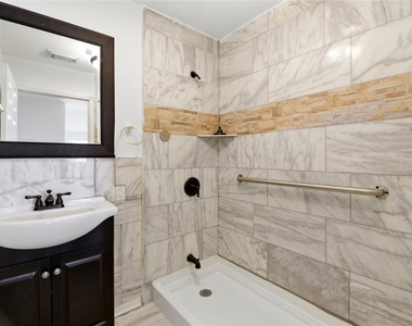 18427 Grove Brook Lane - Photo Thumbnail 34