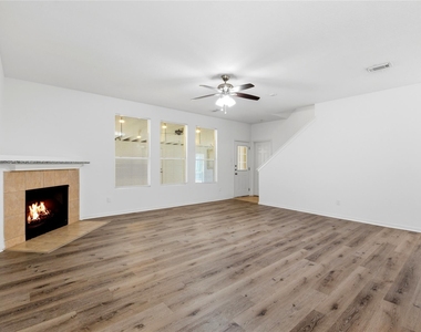 18427 Grove Brook Lane - Photo Thumbnail 6