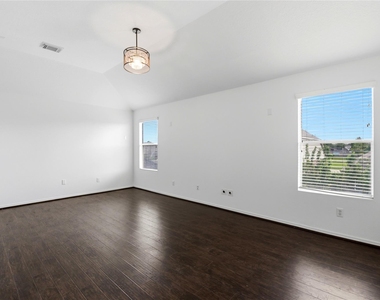 18427 Grove Brook Lane - Photo Thumbnail 22