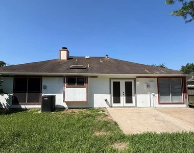 1019 Western Springs Drive - Photo Thumbnail 12