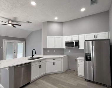 1019 Western Springs Drive - Photo Thumbnail 5