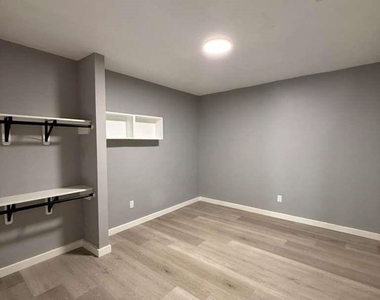 1019 Western Springs Drive - Photo Thumbnail 11