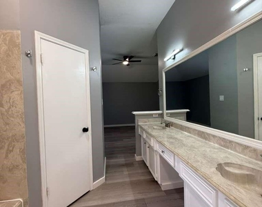 1019 Western Springs Drive - Photo Thumbnail 9