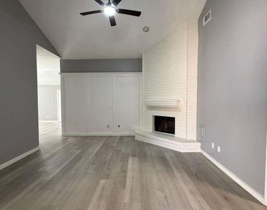 1019 Western Springs Drive - Photo Thumbnail 2