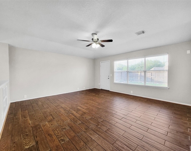 14954 Sugar Sweet Drive - Photo Thumbnail 6