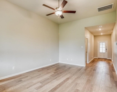425 San Miguel Creek Drive - Photo Thumbnail 4