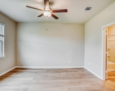 425 San Miguel Creek Drive - Photo Thumbnail 8