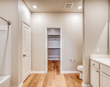 425 San Miguel Creek Drive - Photo Thumbnail 9