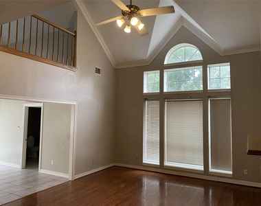3207 Breckinridge Court - Photo Thumbnail 5