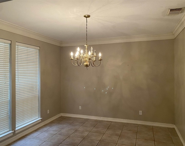 3207 Breckinridge Court - Photo Thumbnail 3