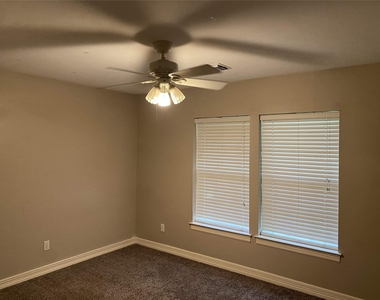 3207 Breckinridge Court - Photo Thumbnail 15