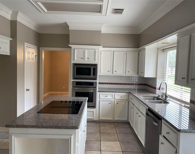 3207 Breckinridge Court - Photo Thumbnail 10