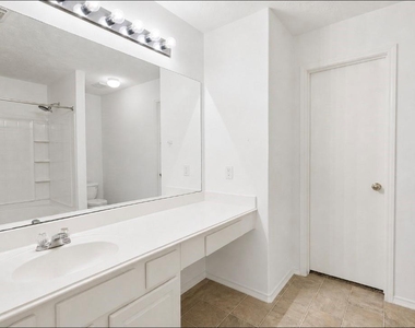 11430 Moonlight Ridge Drive - Photo Thumbnail 10