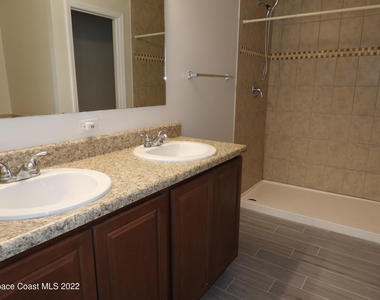 583 Hollow Glen Drive - Photo Thumbnail 11