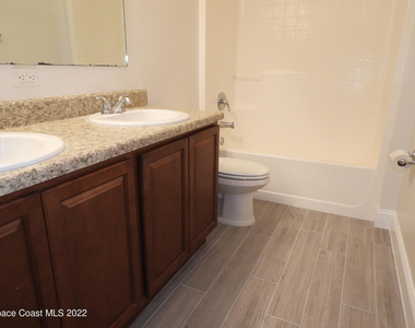 583 Hollow Glen Drive - Photo Thumbnail 10