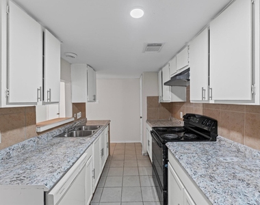 12206 Ormandy Street - Photo Thumbnail 2