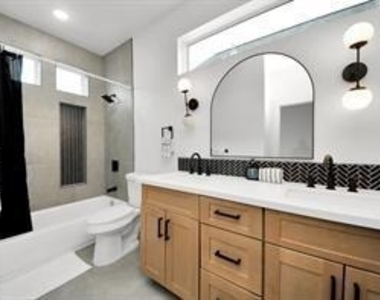 4010 Dreyfus Street - Photo Thumbnail 7