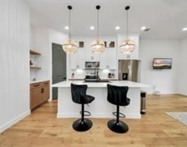 4010 Dreyfus Street - Photo Thumbnail 9