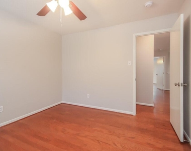 553 Small Cedar Drive - Photo Thumbnail 12