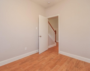 553 Small Cedar Drive - Photo Thumbnail 13